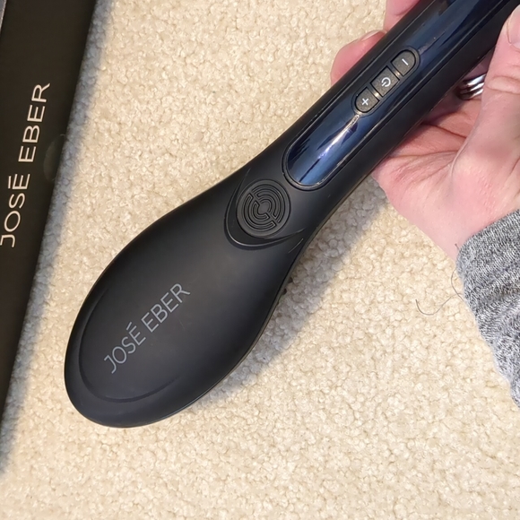 Jose Eber Hair Jose Eber Digital Straightening Brush Like New